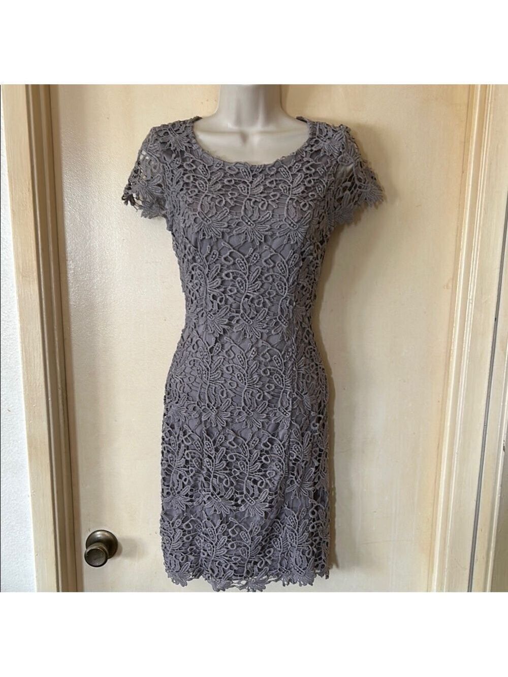 Lulus grey backless lace cocktail dress size S